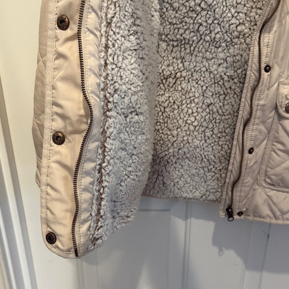 Altar’d State Women's Quilted Beige Utility Jacket - Picture 4 of 6